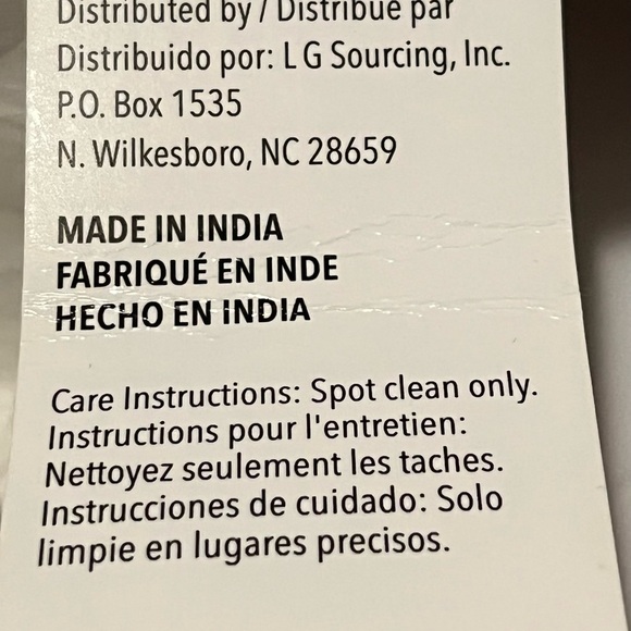 ACCENT pillow red/black buffalo check stitched outline of snowflake back white. - Picture 6 of 7